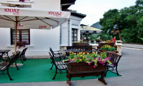 Zdjcie SERBIA / zach.Serbia / Mokra Gora / Mokra Gora-hotel przerobiony z dworca kolejowego