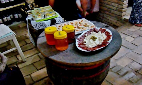 Zdjecie SERBIA / Vojvodina / Sremski Karlovci / Piwniczka z winami-co na przeksk