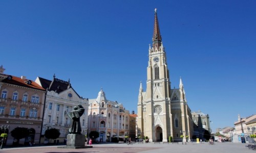 Zdjcie SERBIA / Wojwodina / Nowy Sad / Katedra rzymskokatolicka na placu Wolnoci