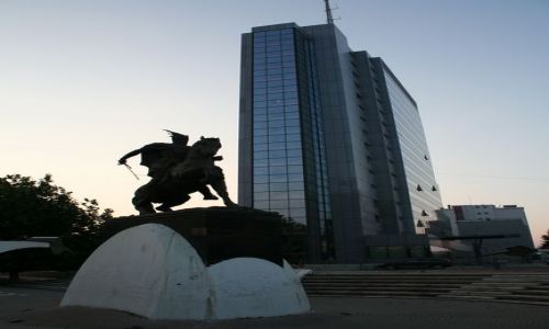 Zdjcie SERBIA / Kosowo / Prisztina / Pomnik Skanderbega
