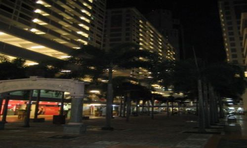 SINGAPUR / dzielnica chiska / uliczka / Dzielnica Chiska noc 
