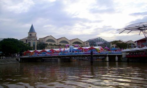 Zdjęcie SINGAPUR / Singapore / rzeka Singapore River / płynąc Singapore River