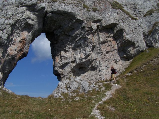 Zdjęcia: Ohniste, Nizne Tatry, niezwykłe okno, SłOWACJA Zdjęcia: Ohniste, Nizne Tatry, niezwykłe okno, SłOWACJA
