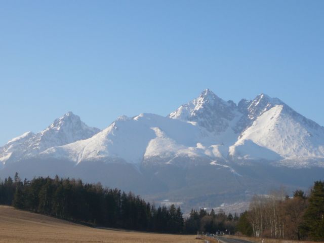 Zdjęcia: widok z szosy, Poprad, Tatry, SłOWACJA Zdjęcia: widok z szosy, Poprad, Tatry, SłOWACJA