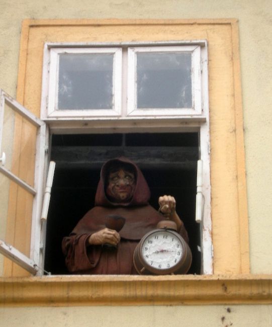 Zdjęcia: Bratysława, Bratysława, słowacki zakonnik , SłOWACJA Zdjęcia: Bratysława, Bratysława, słowacki zakonnik , SłOWACJA