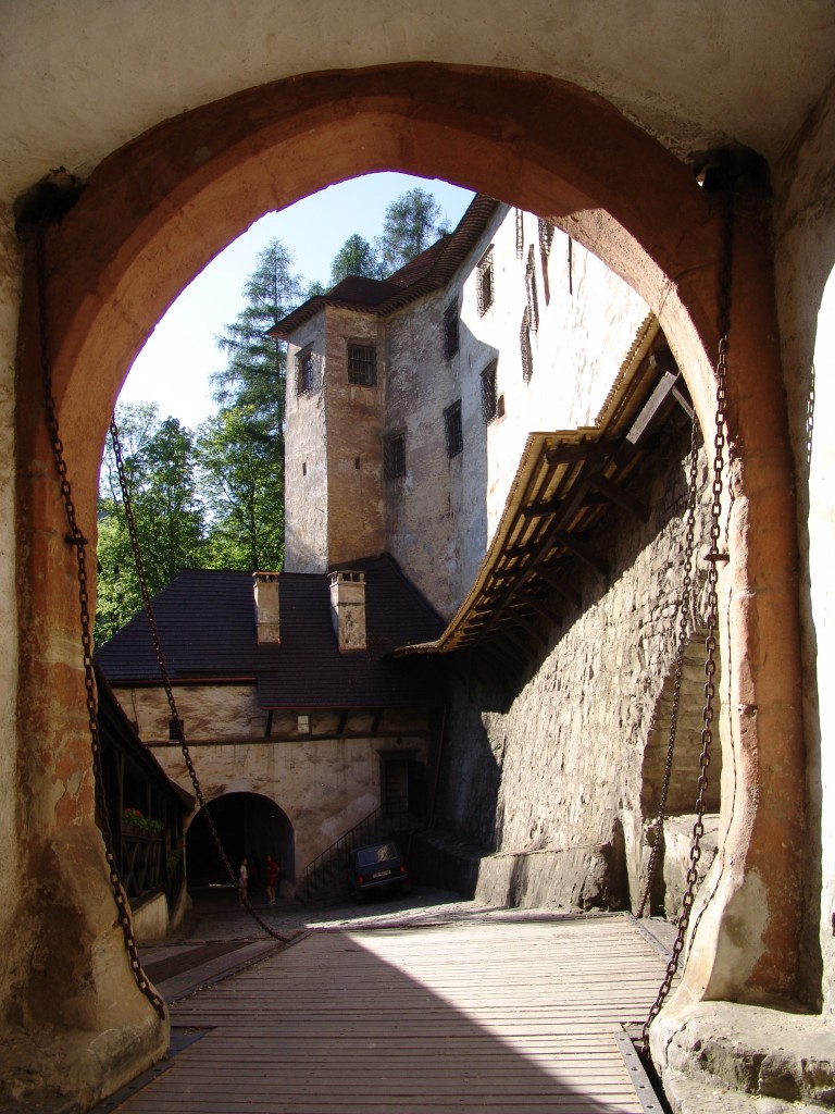 Zdjęcia: Orawski Podzamok, Orawa, Most zwodzony, SłOWACJA Zdjęcia: Orawski Podzamok, Orawa, Most zwodzony, SłOWACJA