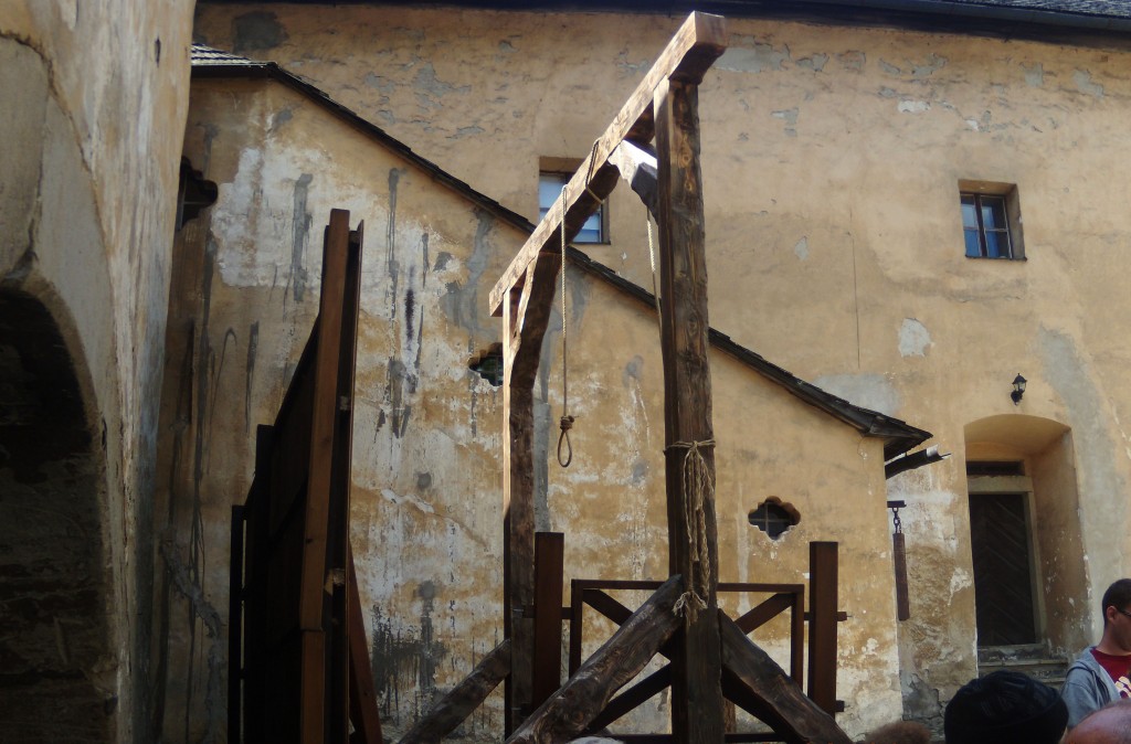 Zdjęcia: Orawa, szubienica na zamku, SłOWACJA Zdjęcia: Orawa, szubienica na zamku, SłOWACJA