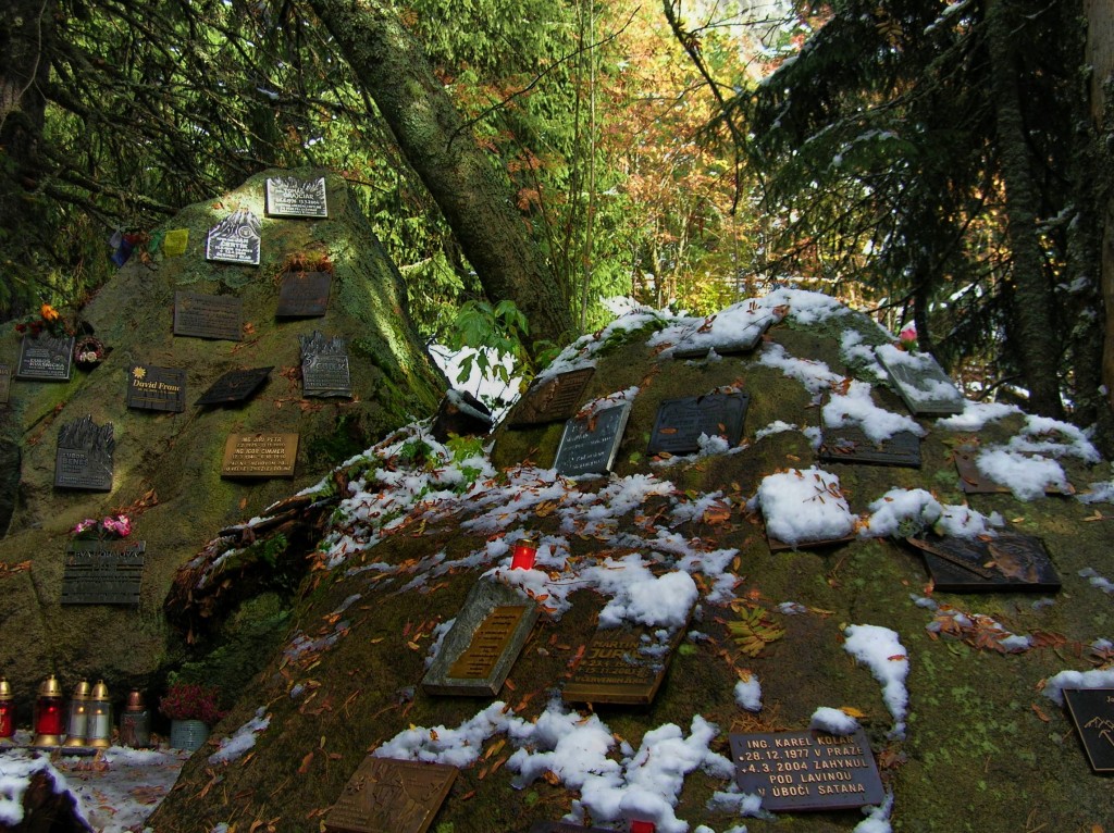 Zdjęcia: Symboliczny cmentarz, Tatry Wysokie, Pod Osterwą - Tatry, SłOWACJA Zdjęcia: Symboliczny cmentarz, Tatry Wysokie, Pod Osterwą - Tatry, SłOWACJA