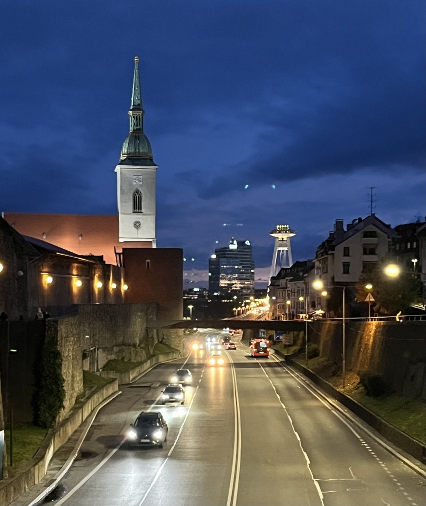 Zdjęcia: Bratysława, Atrakcje Bratysławy w świetle nocy, SłOWACJA Zdjęcia: Bratysława, Atrakcje Bratysławy w świetle nocy, SłOWACJA