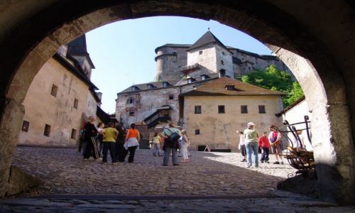 Zdjcie SOWACJA / Orawa / Orawski Podzamok / Brama na Zamek orawski (Oravsky hrad)