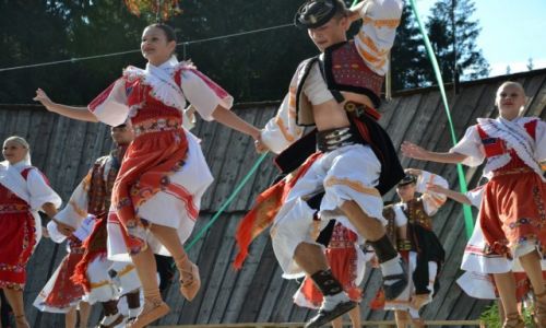 Zdj�cie S�OWACJA / - / Brestova Folklorne Slavnosti / Podpolanec z Detvy II