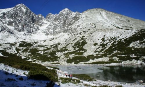 Zdjecie SOWACJA / Poprad / Skalnat pleso / Przyprszone niegiem