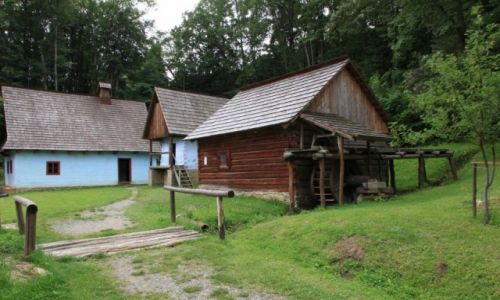 Zdjcie SOWACJA / Szarysz / Bardejovske Kupele, Skansen architektury ludowej / Zagroda emkowska