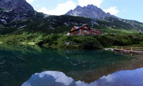 Zdjecie SOWACJA / Tatry / Zielony Staw Kiemarski / Schronisko w widokiem