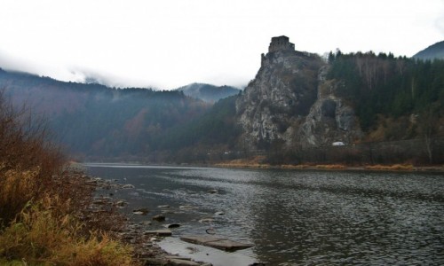 Zdjcie SOWACJA / yliski kraj - dolina Wagu / Streno / Ruiny gotyckiego zamku
