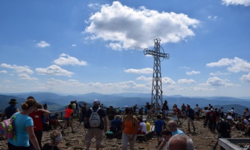 Zdjecie POLSKA / Bieszczady / Woosate / Szczyt sezonu na szczycie Tarnicy