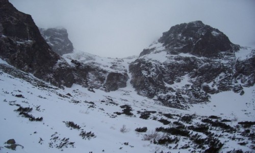 Zdjecie SOWACJA / Dolina Kiemarska  / Dolina Zeleneho Plesa (okolica Schroniska nad Zielonym Stawem)  /  Tatry zim