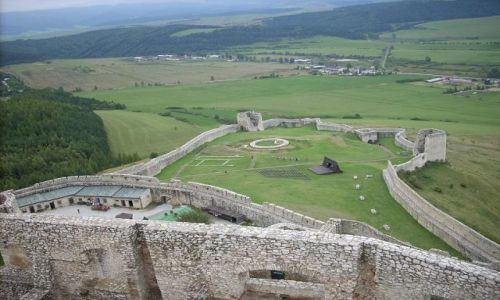 Zdjęcie SłOWACJA / Spisz / Spiski Hrad / Dziedziniec Spiskiego Hradu