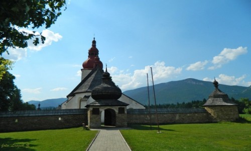 Zdjęcie SłOWACJA / kraj Żyliński. / Liptowskie Matiasowce. / Liptowskie Matiasowce - kościół św. Władysława.