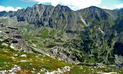 Zdjcie SOWACJA / Wysokie Tatry. / Skrajne Solisko. / Zagldamy do Doliny Mynickiej.
