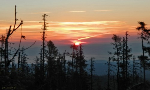 Zdjcie SOWACJA / Sawkowski Szczyt 2452 m. / Kazalnica Maksymiliana. / Wschd soca nad Wysokimi Tatrami.