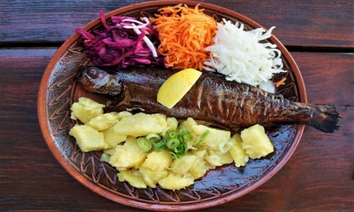Zdjecie SOWACJA / Pieniny / Czerwony Klasztor / Danie z pstrga