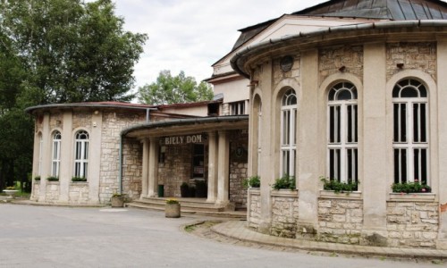 Zdjcie SOWACJA / Magura Spiska / Wyne Rubachy / Biay dom - gwne wejcie