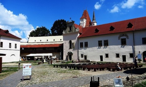 Zdjcie SOWACJA / Spisz / Kiemark / Zamek Kiemarski - dziedziniec