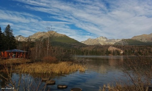 Zdjecie SOWACJA / Wysokie Tatry. / Szczyrbskie Pleso. / Nad Szczyrbskim Stawem.