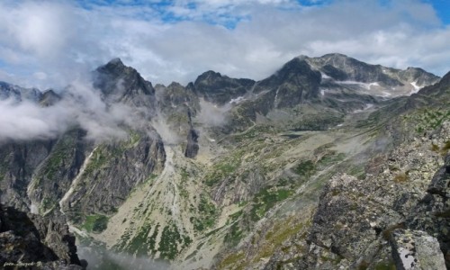 Zdjecie SOWACJA / Wysokie Tatry. / Wielka omnicka Baszta. / Spojrzenie na Dolin Piciu Staww Spiskich.