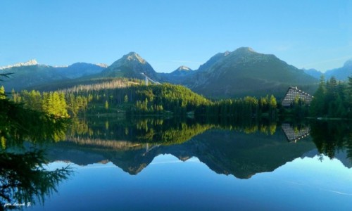 Zdjecie SOWACJA / Wysokie Tatry. / Szczyrbski Staw. / Poranek na Szczyrbskim Stawem.