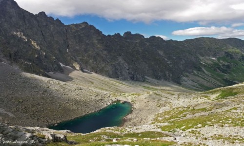 Zdjecie SOWACJA / Wysokie Tatry. / Szlak  na  Lodow Przecz (Siodeka) / abi Staw Jaworowy pod cian Jaworowych Turni.