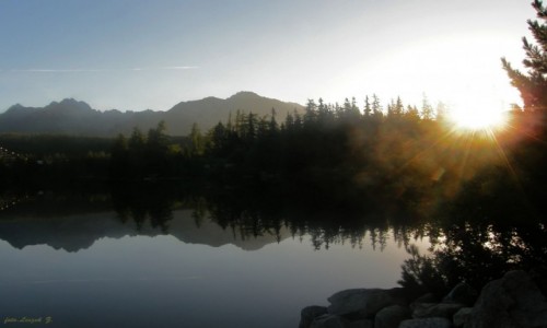Zdjęcie SłOWACJA / Wysokie Tatry. / Szczyrbski Staw. / Wschód słońca nad Szczyrbskim Stawem 2.
