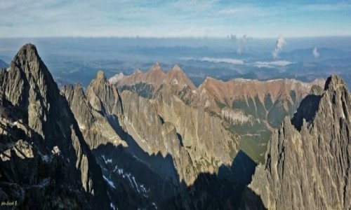 Zdjecie SOWACJA / Wysokie Tatry. / omnica 2634 m. / Panorama z omnicy na Tatry Bielskie.