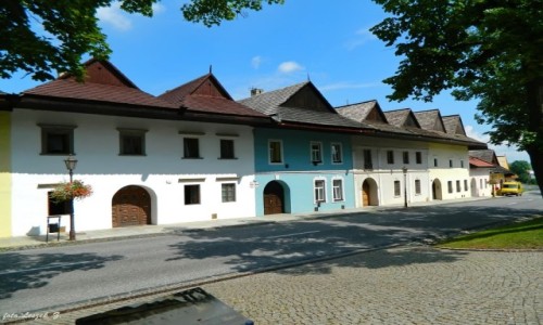 Zdjecie SOWACJA / Dzielnica miasta Poprad (obecnie) / Spiska Sobota. / Spiska Sobota - renesansowe domy mieszczaskie na rynku.