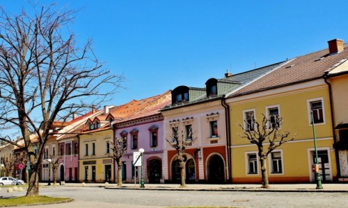 Zdjcie SOWACJA / Kraj preszowski / Kiemark / Kolorowe kamieniczki