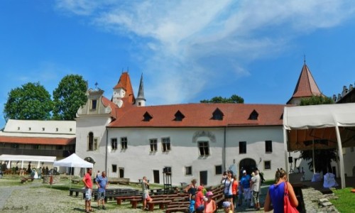 Zdjęcie SłOWACJA / Kraj preszowski, / region Spisz. / Kieżmark - Zamek - Dziedziniec.