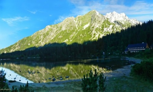 Zdjcie SOWACJA / Wysokie Tatry. / Popradzki Staw. / Gra Baszt o wschodzie soca.