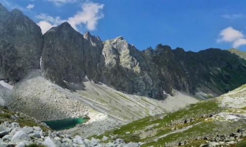 Zdjecie SOWACJA / Wysokie Tatry. / Szlak Tatrzaska Jaworzyna - Lodowa Przecz-Dolina Maej Zimnej Wody. / abi Staw Jaworowy pod cian Jaworowych Turni.