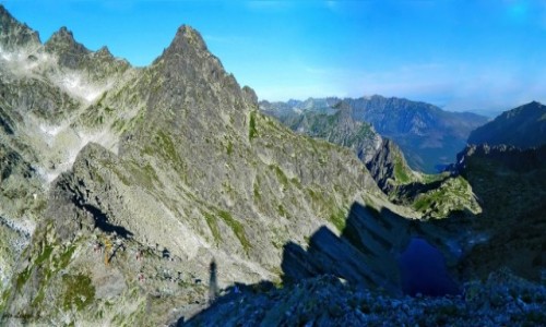 Zdjecie SłOWACJA / Wysokie Tatry. / Polski Grzebień 2200 m. / Widok ze szlaku na Małą Wysoką.