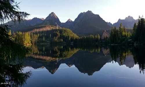 Zdj�cie S�OWACJA / Wysokie Tatry. / Szczyrbski Staw. / Nad Szczyrbskim stawem o wschodzie s�o�ca.