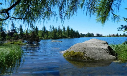 Zdjcie SOWACJA / Wysokie Tatry. / Szczyrbskie Pleso. / Nad Szczyrbskim Stawem.