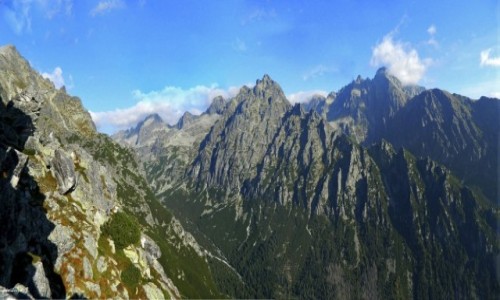 SłOWACJA / Wysokie Tatry, / Panorama ze Sławkowskiego Grzebienia. / Ze szlaku na