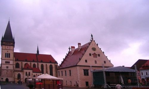Zdjcie SOWACJA / Presovsky kraj / Bardejw / Ratusz  i Bazylika sw. Idziego w Bardejowie