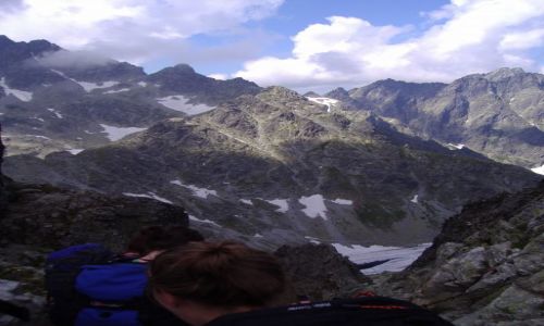 Zdjecie SOWACJA / - / Tatras / Down into the valley