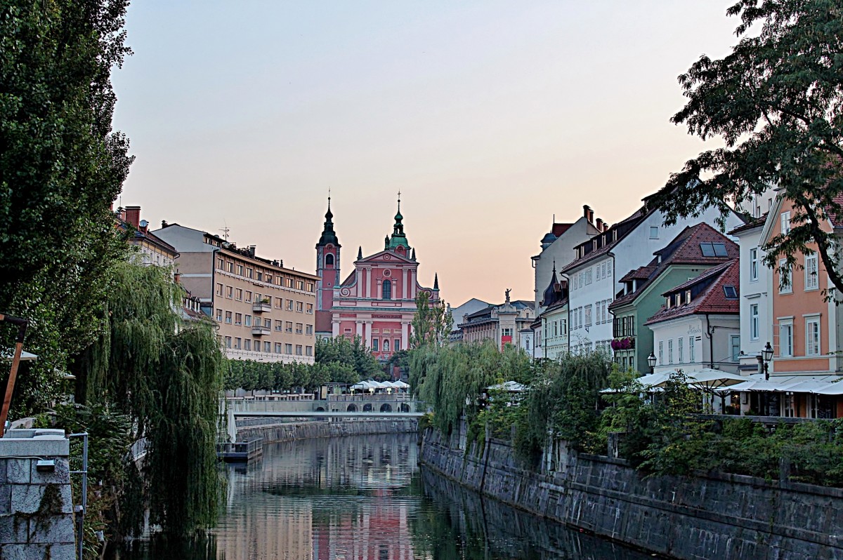Zdjęcia: Lublana, Primorje, Poranek nad Lublanicą, SłOWENIA Zdjęcia: Lublana, Primorje, Poranek nad Lublanicą, SłOWENIA