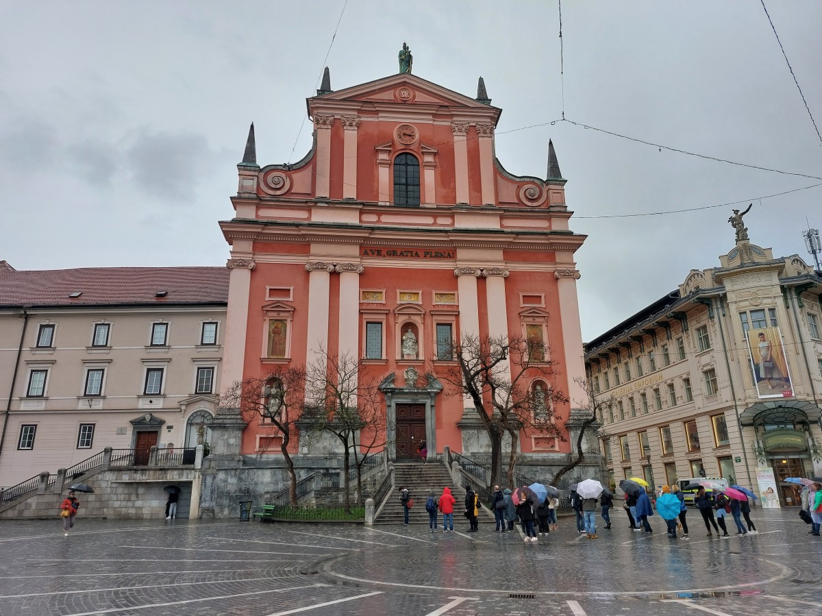 Zdjęcia: Plac Preserena., Lubliana., Barokowy Franciszkański Kościół Zwiastowania., SłOWENIA Zdjęcia: Plac Preserena., Lubliana., Barokowy Franciszkański Kościół Zwiastowania., SłOWENIA