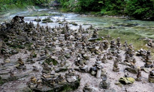 Zdjecie SOWENIA / Alpy Julijskie / Triglavski Park Narodowy-wwz Vintgar / tajemnicze  kopczyki...