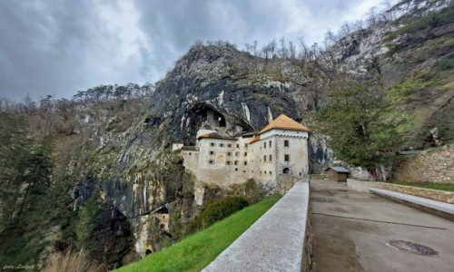 Zdjcie SOWENIA / gmina Postojna. / Predjama. / Zamek Predjama (Zodziei).
