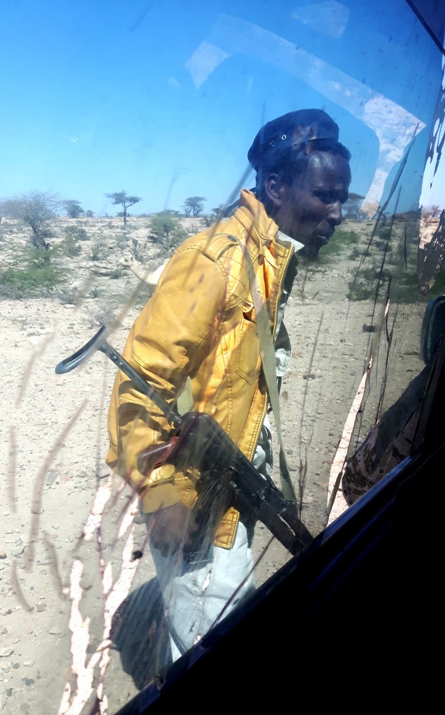 Zdjęcia: droga, Daarbuduq, Kontrola drogowa :), SOMALILAND Zdjęcia: droga, Daarbuduq, Kontrola drogowa :), SOMALILAND